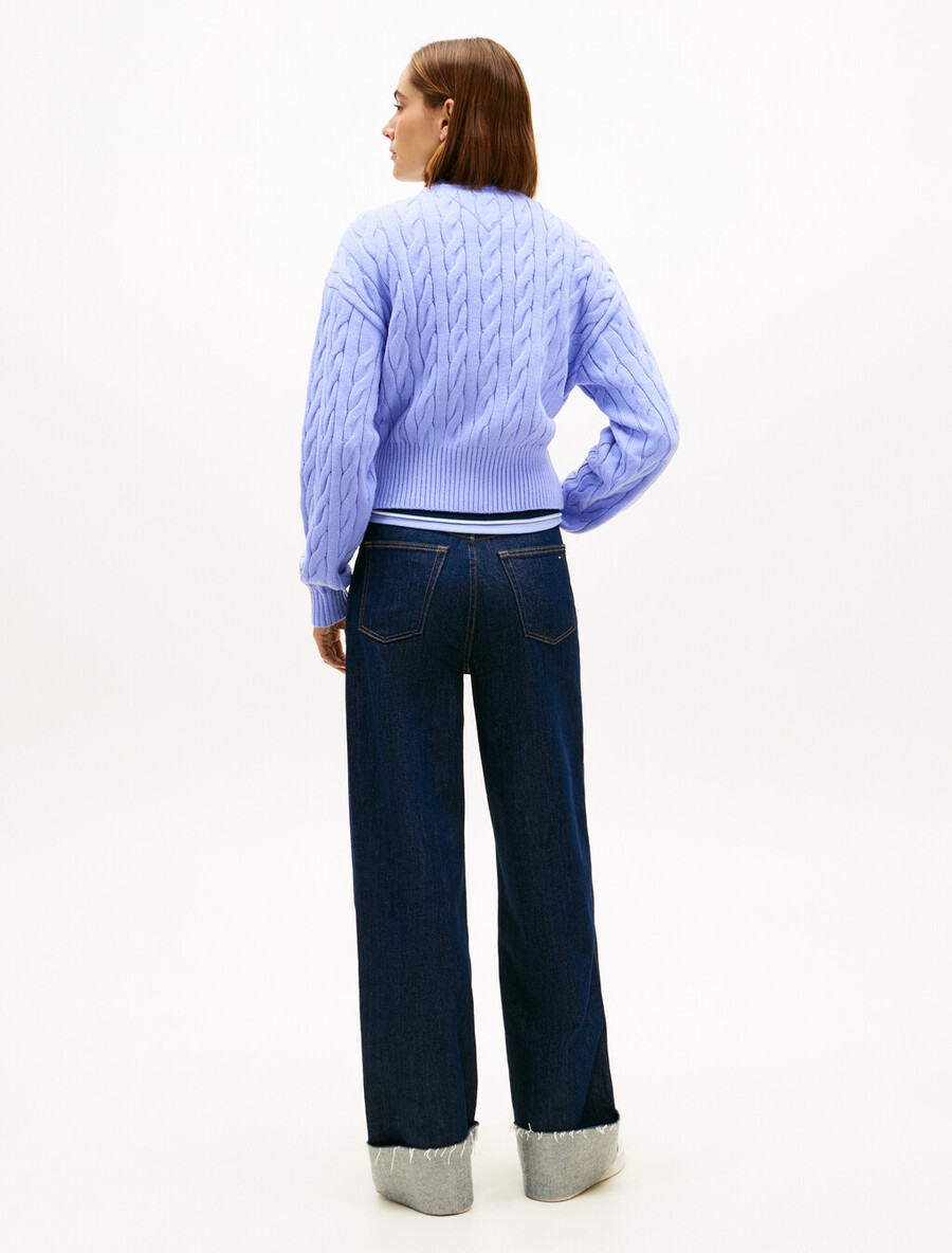 strickjacke mit flaggenabzeichen