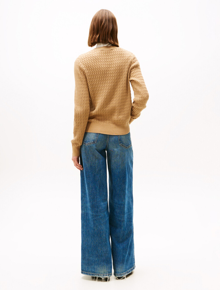 feinstrickpullover mit rundhalsausschnitt