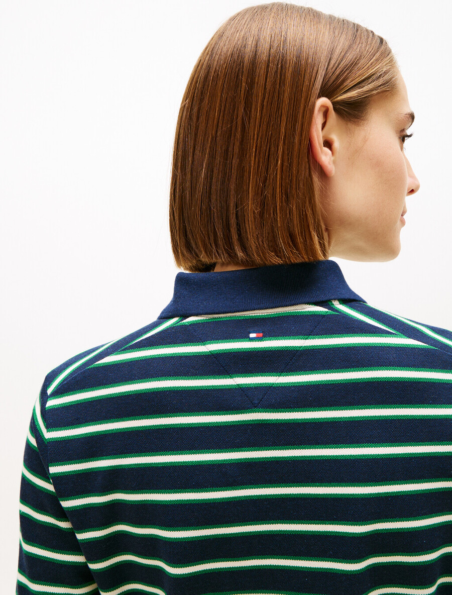 poloshirt mit normaler passform und piqué-reißverschluss