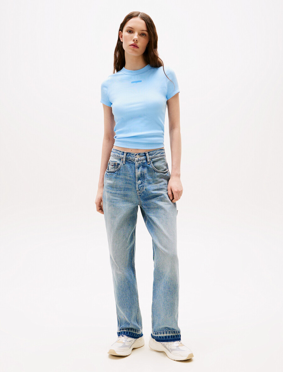 t-shirt mit geripptem strickmuster und schriftzug