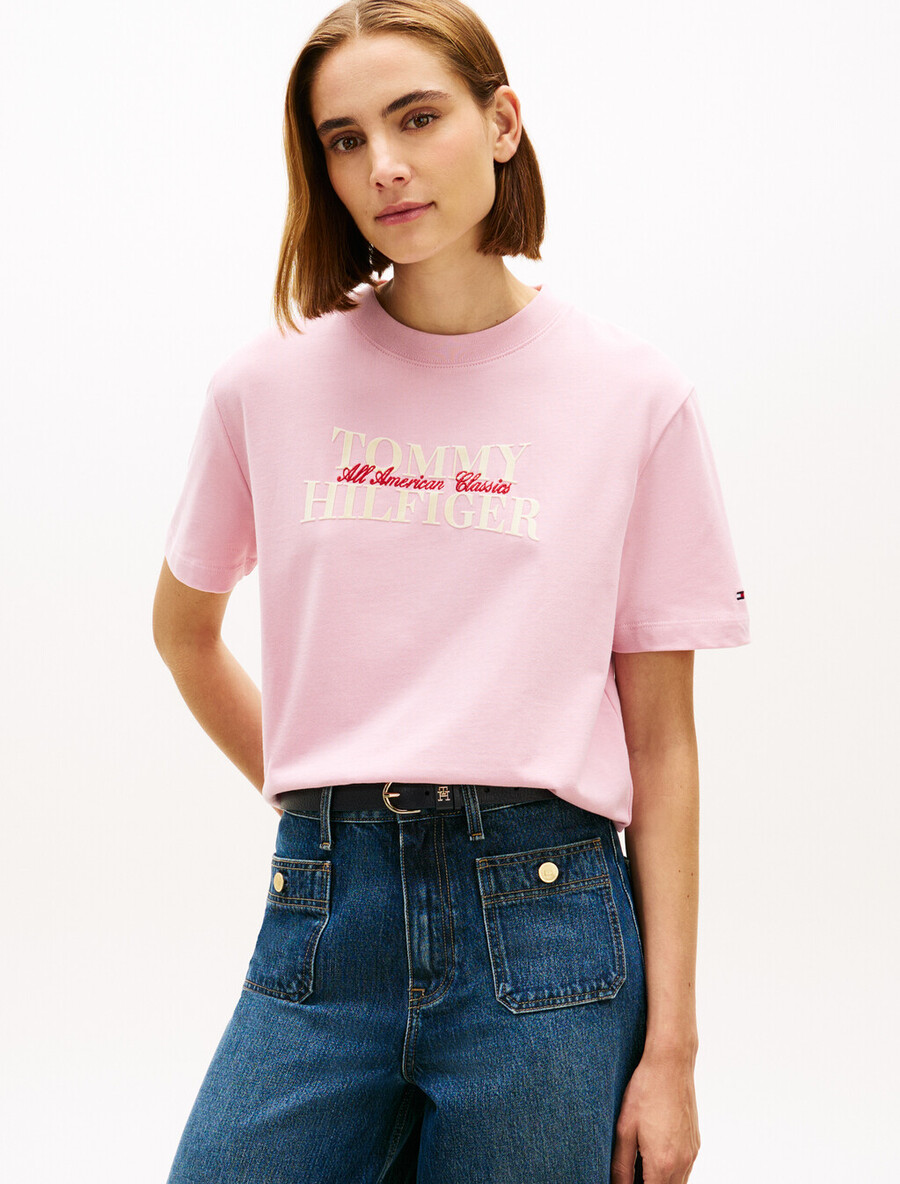 klassisches t-shirt mit flocklogo und lässiger passform