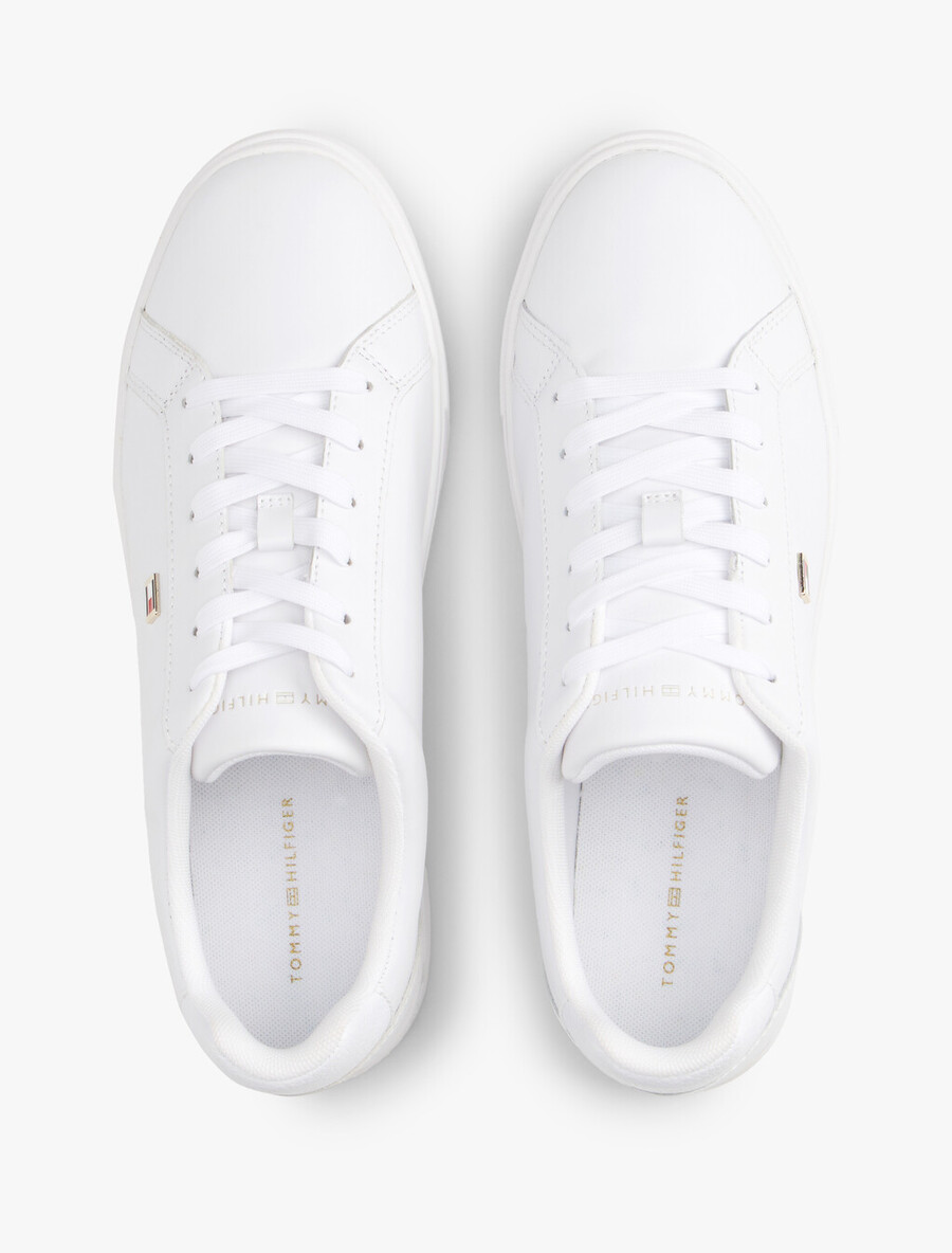 flag court sneaker
