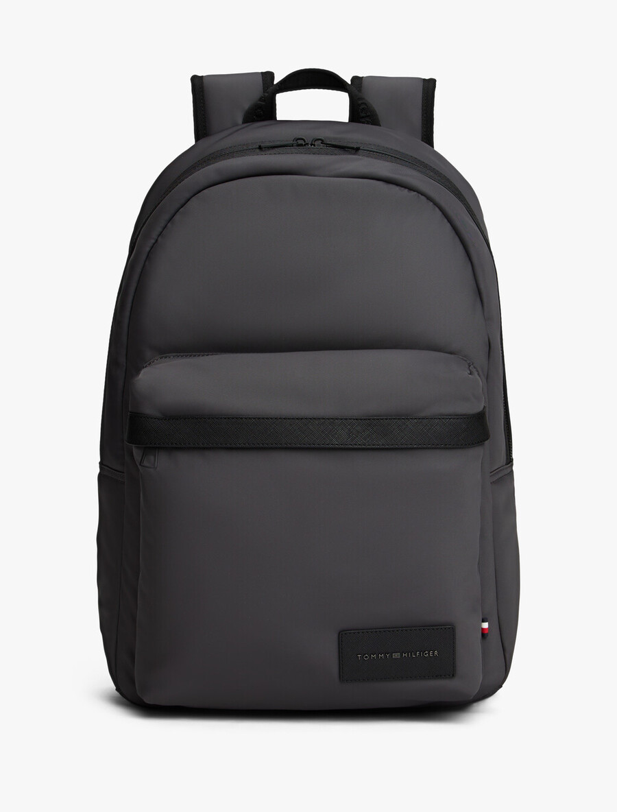 rucksack mit textillogo-patch und kuppelform