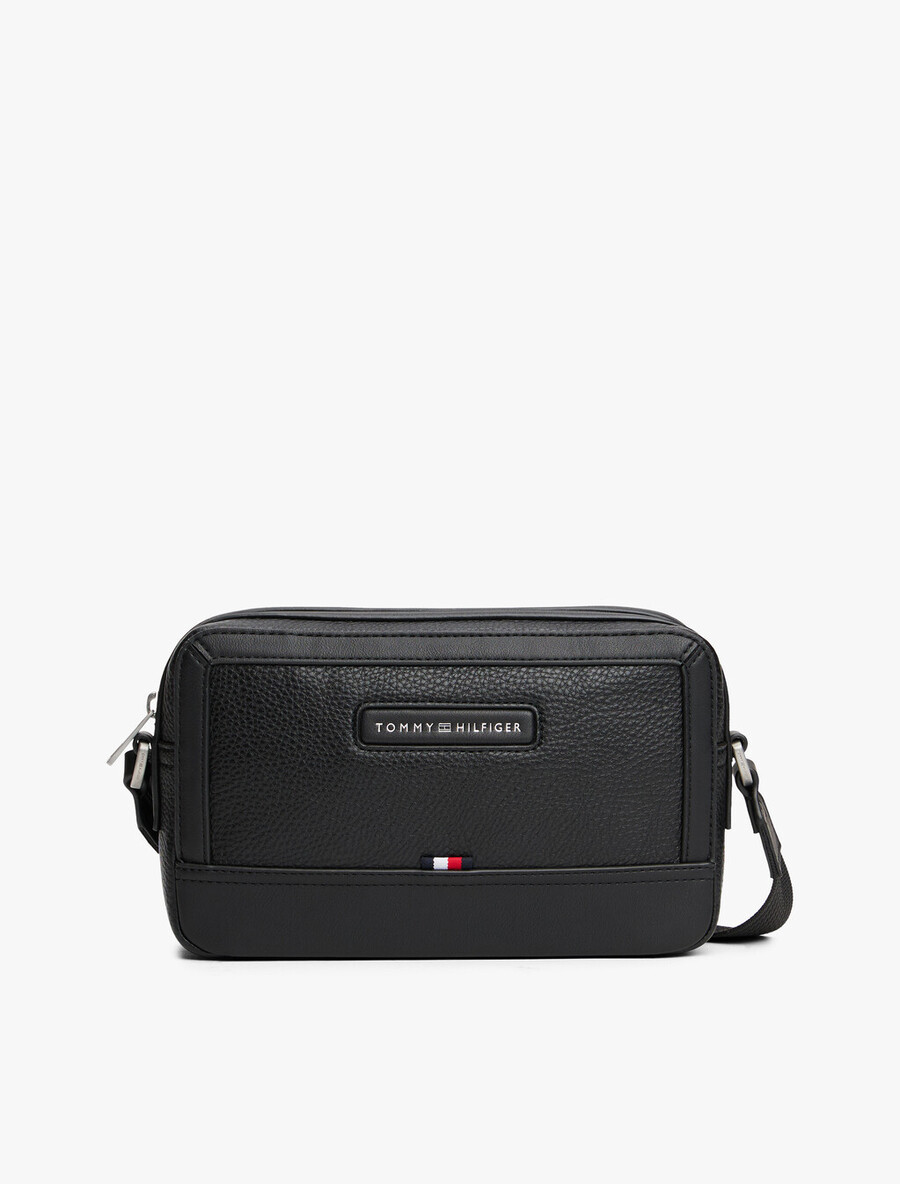 pebble grain logo crossbody reportertasche