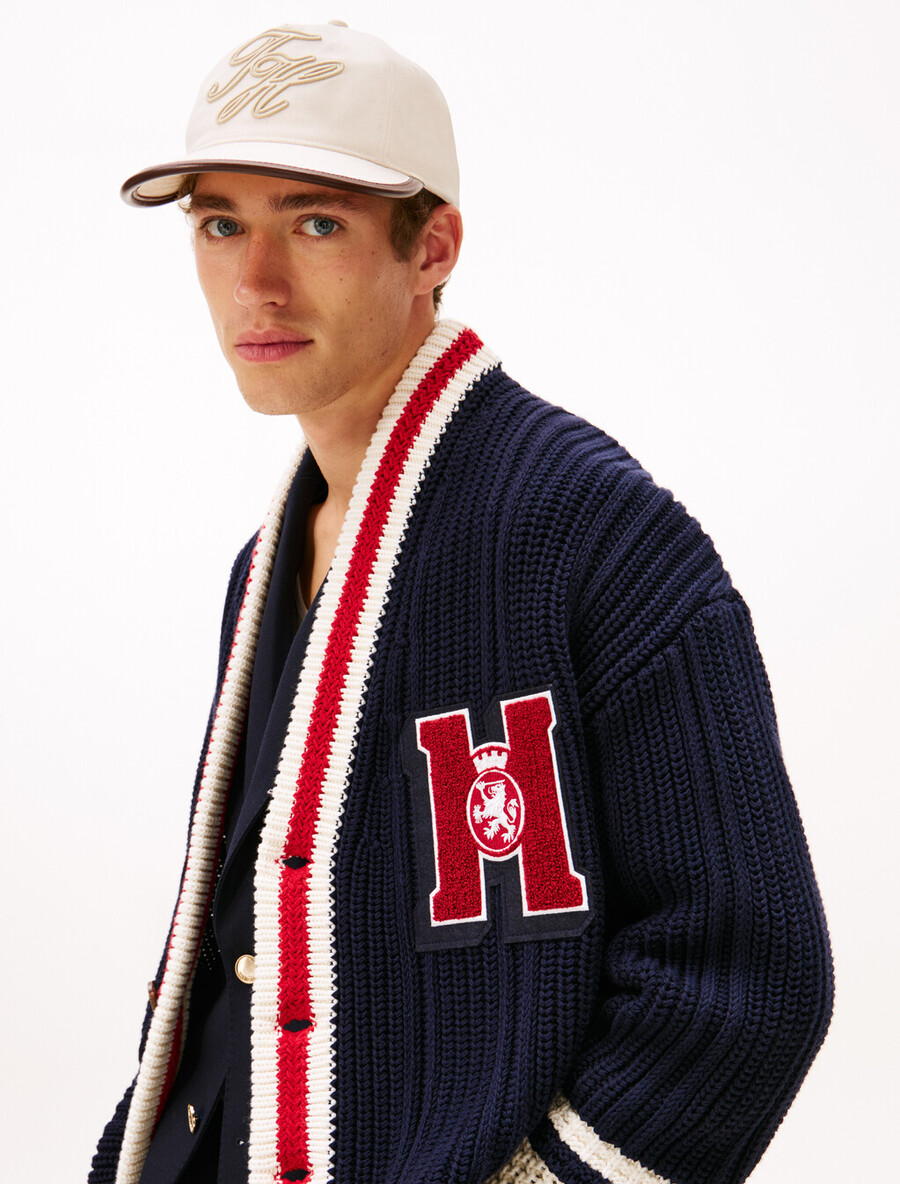 baseballkappe mit logostickerei und fünf panels