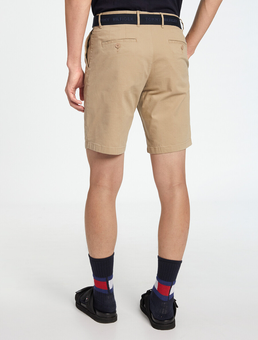 essential brooklyn shorts aus bio-baumwoll-twill mit gürtel