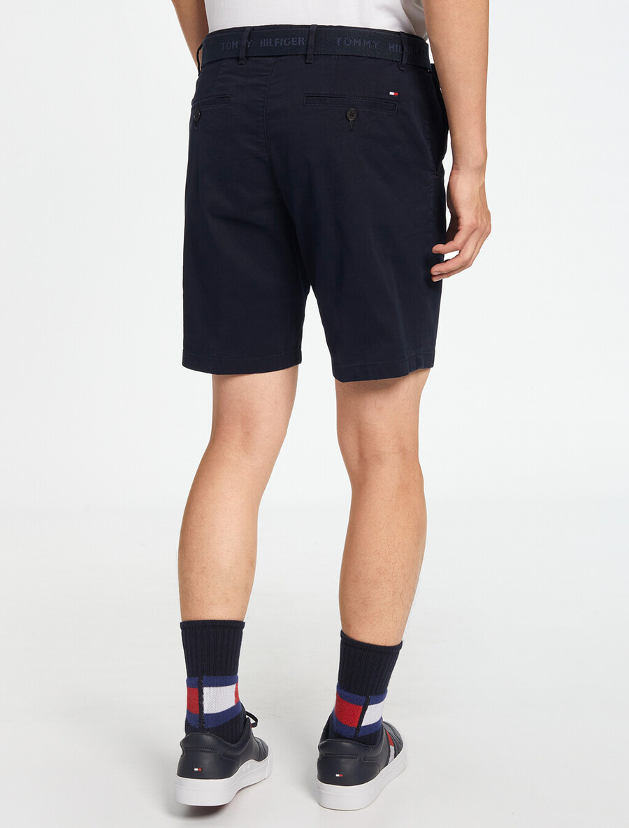 essential brooklyn shorts aus bio-baumwoll-twill mit gürtel