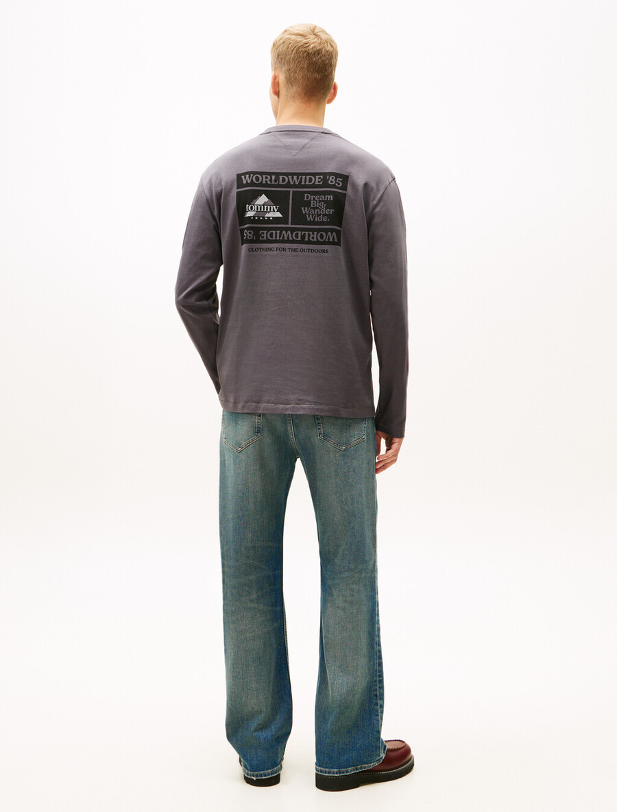 langarm-t-shirt mit rückengrafik und lässiger passform