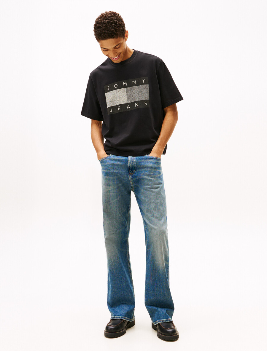 t-shirt mit flaggen-aufdruck im 90er-jahre-stil