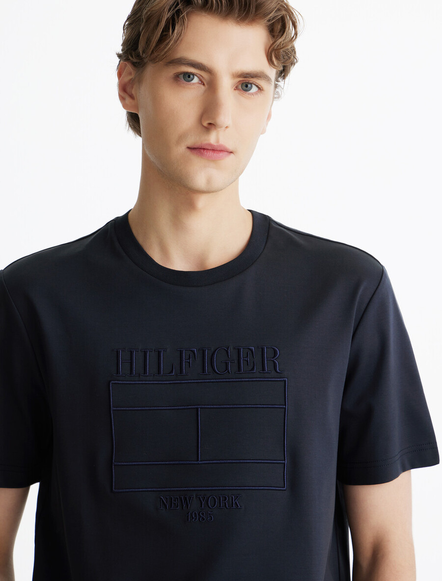 hilfiger flaggenstickerei t-shirt