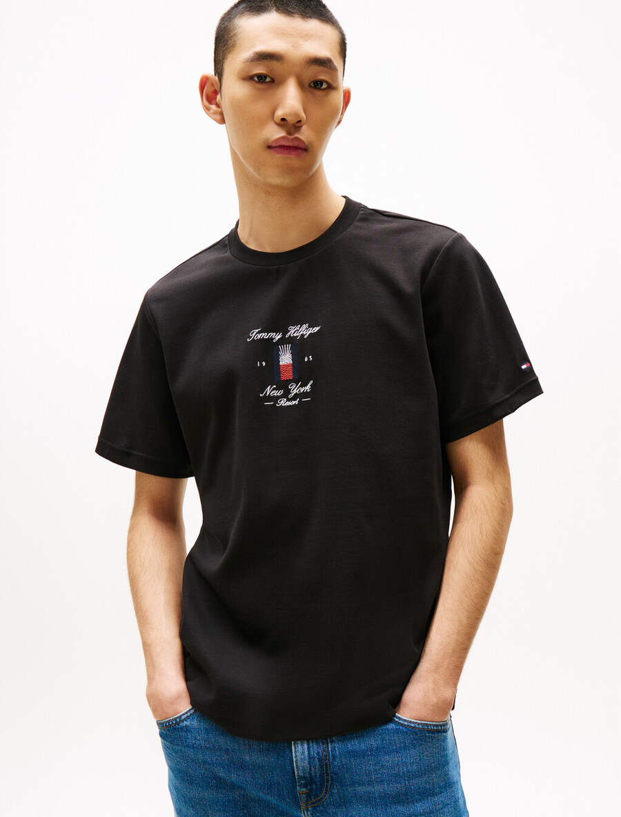 t-shirt mit saisonalem flaggenlogo