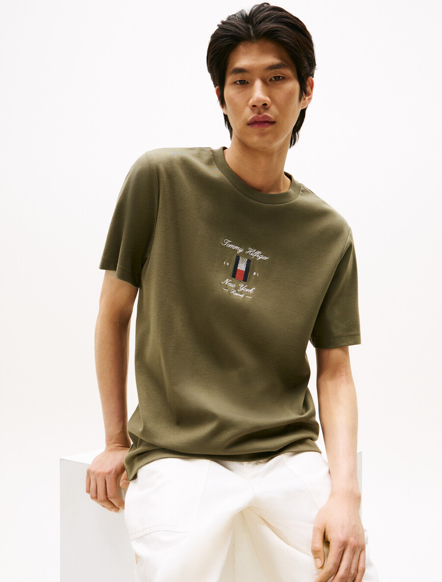 t-shirt mit saisonalem flaggenlogo