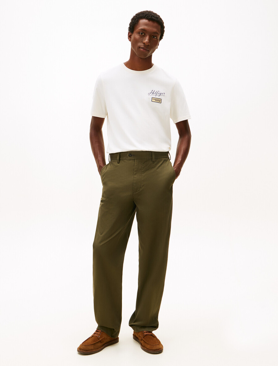 t-shirt mit strukturiertem logo und rundhalsausschnitt