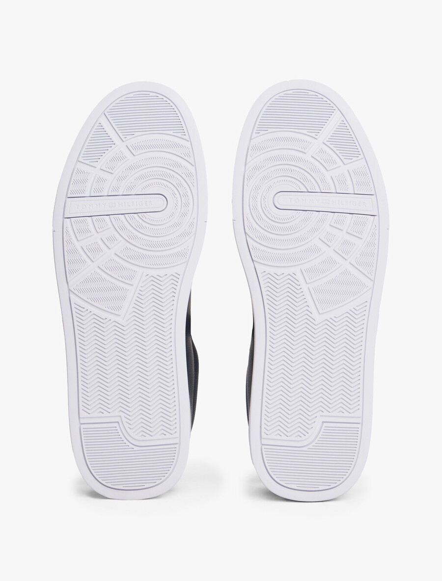 pebble grain court trainer