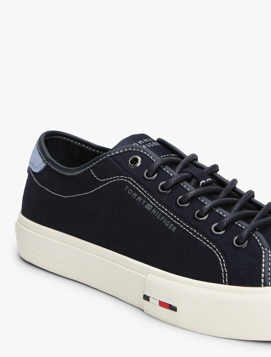 vulcan canvas low top sneaker