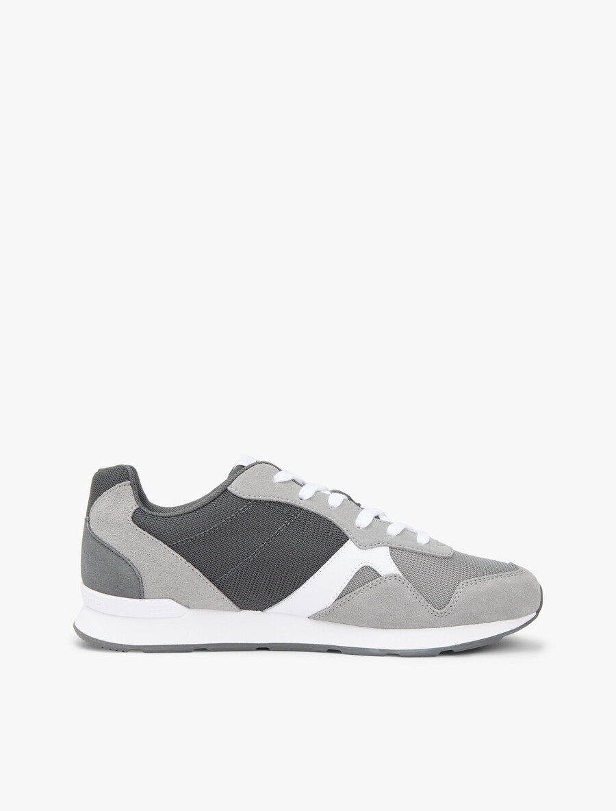 sneaker aus wildleder mit gemischter textur
