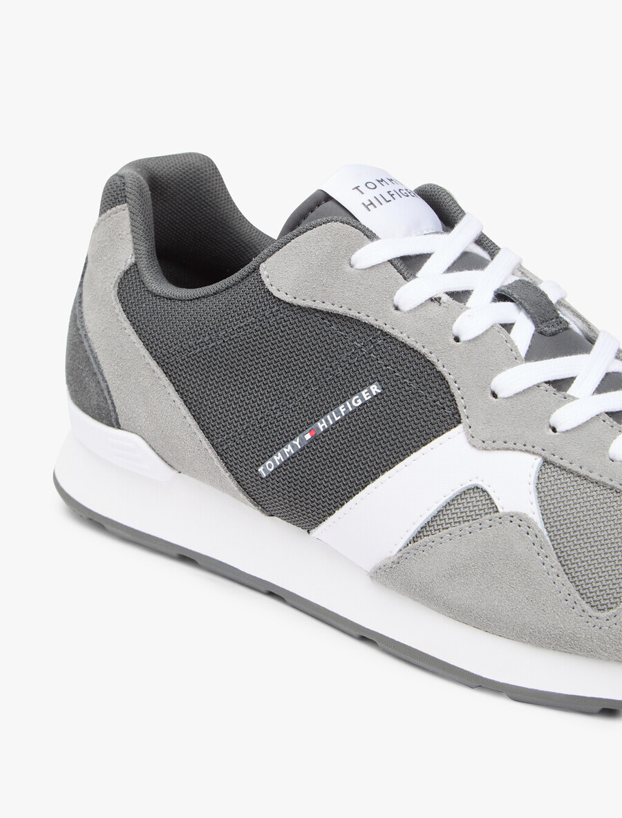sneaker aus wildleder mit gemischter textur