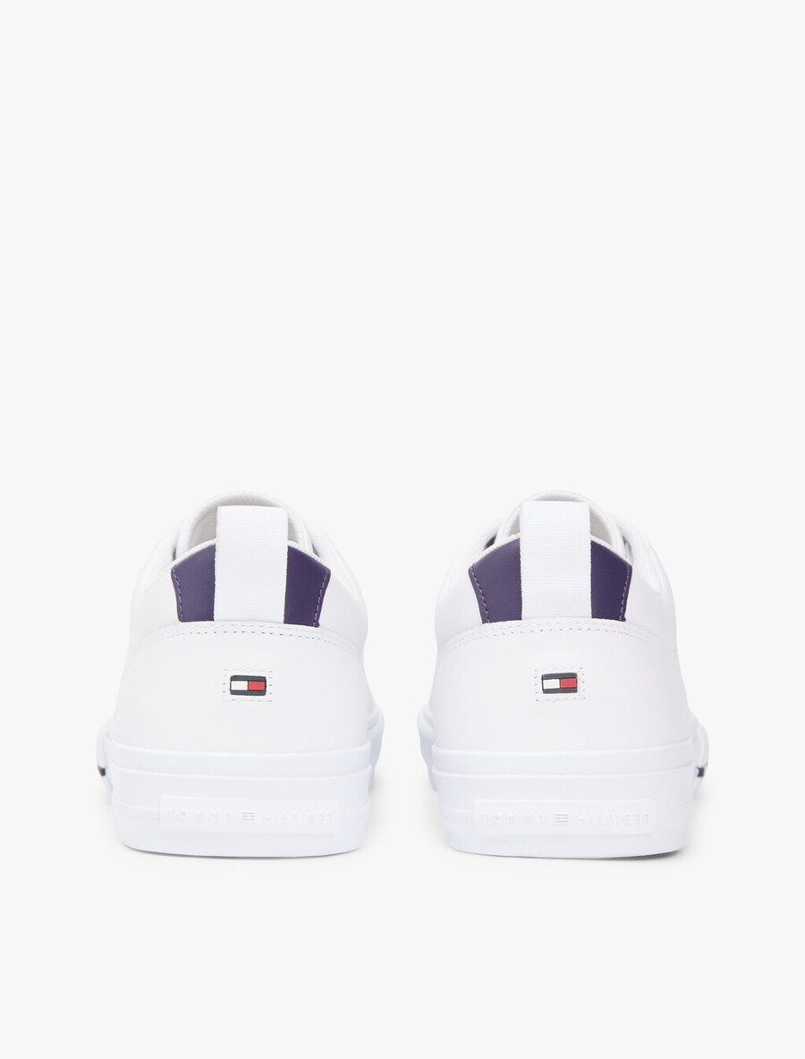sneaker aus geprägtem leder mit kontrastierender zwischensohle