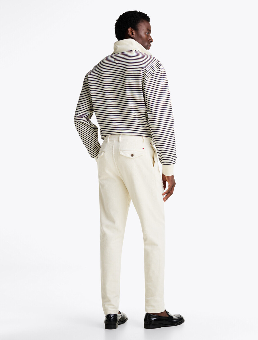 harlem stretch-baumwollcord-chinos mit schmal zulaufendem bein